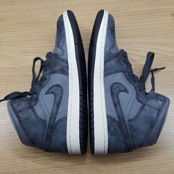Nike Womens Sz 7 Air Jordan 1 Mid SE Gray Distressed Smoke Sneakers FJ3448-001 - Picture 5 of 8